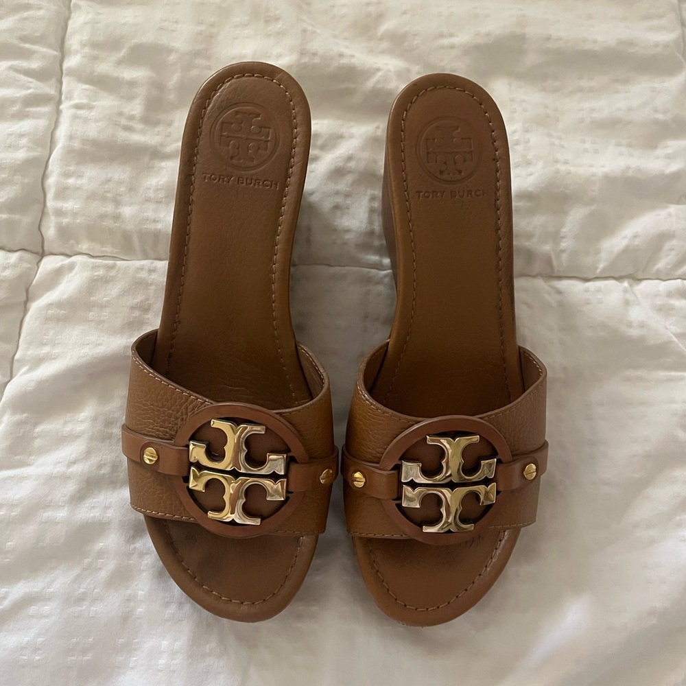 Tory Burch Leather Wedge Sandals 🤎